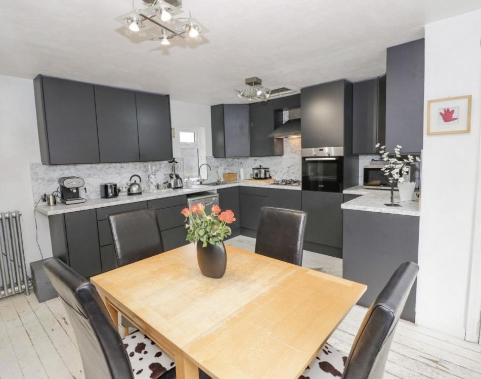 Lovely Comfortable 3 Bed Home, 伍斯特 外观 照片